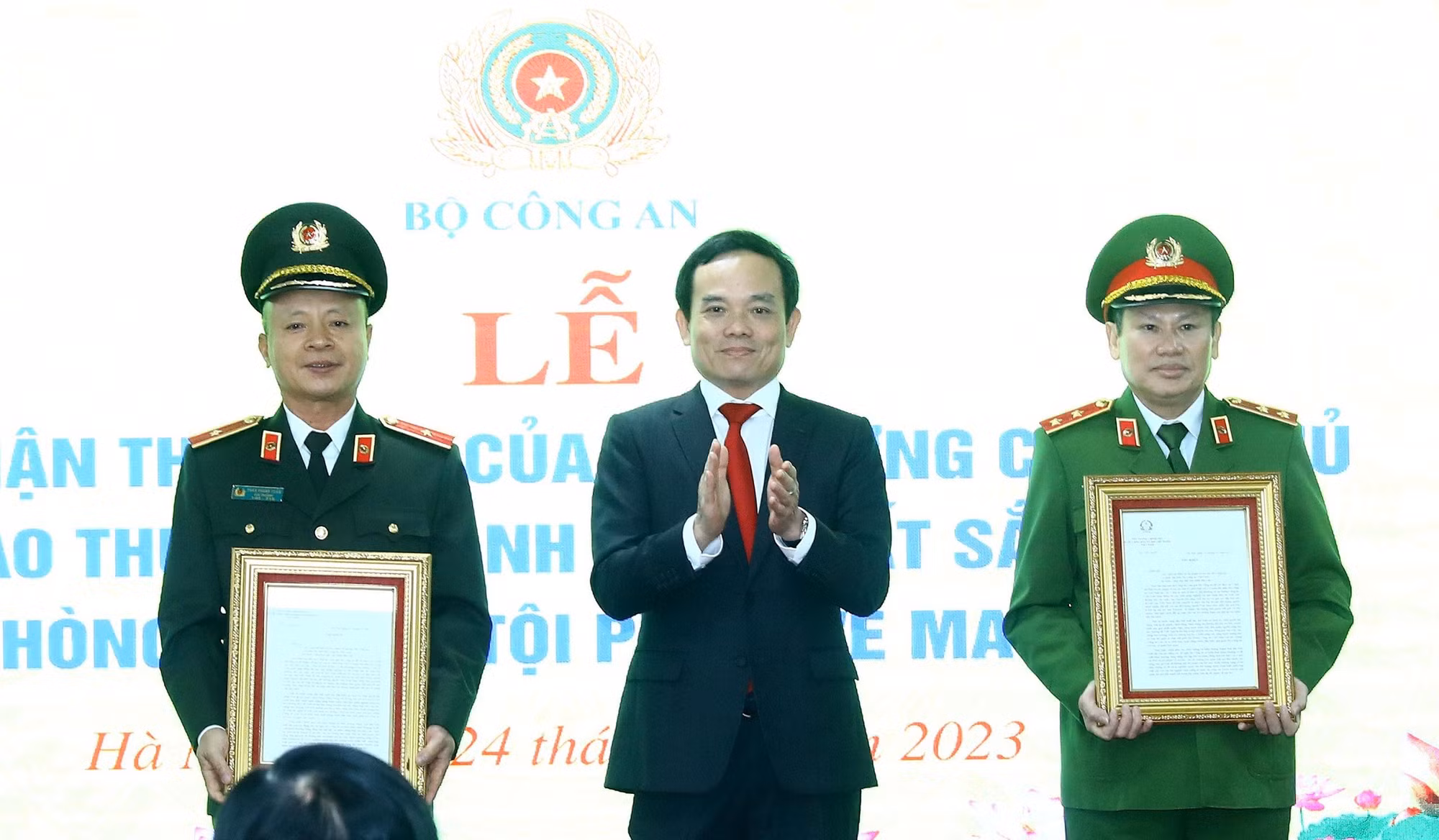 Thư khen của Thủ tướng Chính phủ và trao thưởng trong phòng, chống tội phạm về ma túy -0