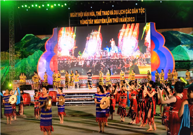 Khai mạc Ngày hội văn hóa các dân tộc Tây Nguyên lần thứ I -0