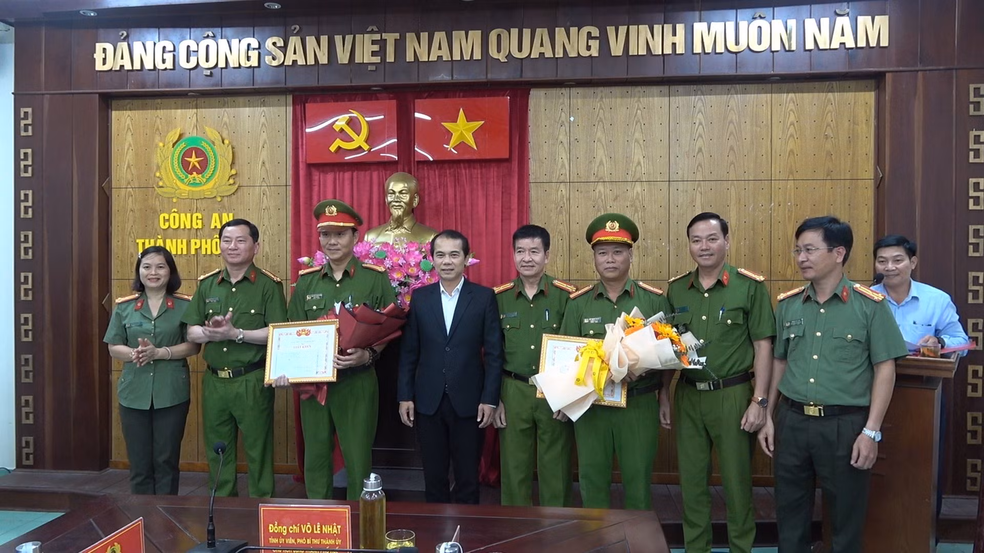 Trao thưởng vụ bắt đối tượng mua bán ma túy có 3 tiền án -0