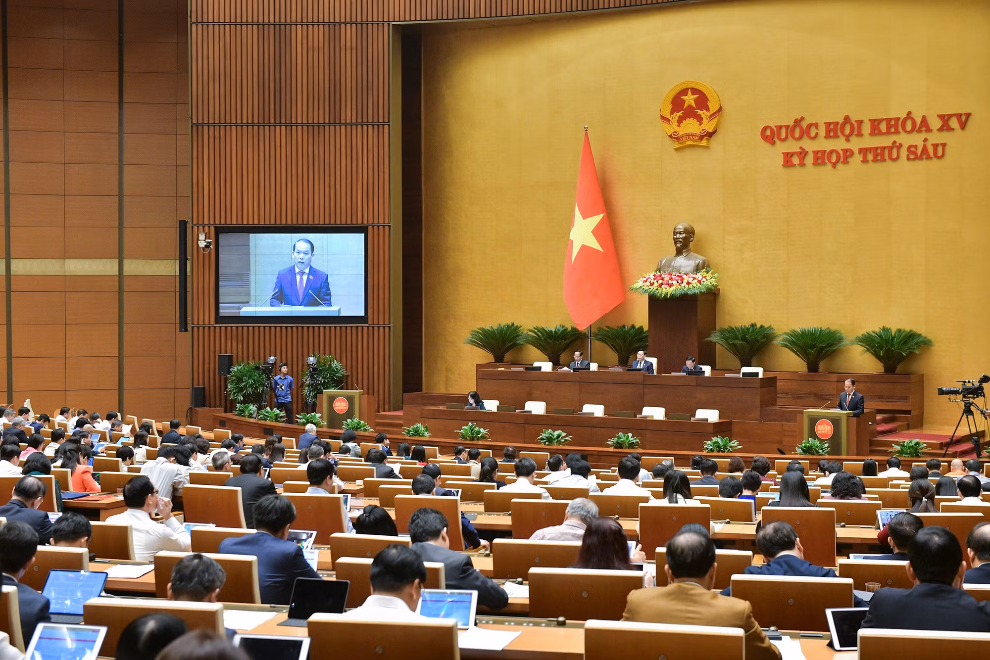 Thông qua Luật Nhà ở (sửa đổi), bổ sung hạ sĩ quan lực lượng vũ trang được thuê nhà ở công vụ -0
