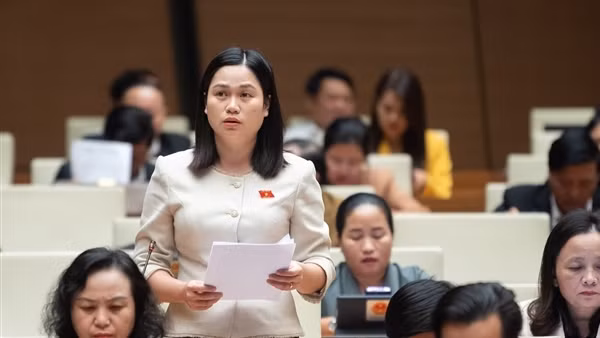 Kiến nghị xử lý nhân viên ngân hàng tư vấn sai khiến người dân chuyển tiền tiết kiệm sang mua bảo hiểm