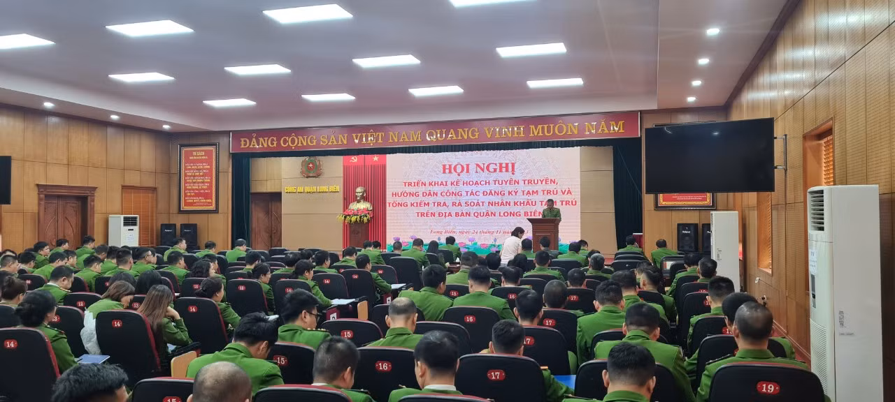  Tổng kiểm tra, rà soát soát nhân khẩu tạm trú trên địa bàn quận Long Biên -1