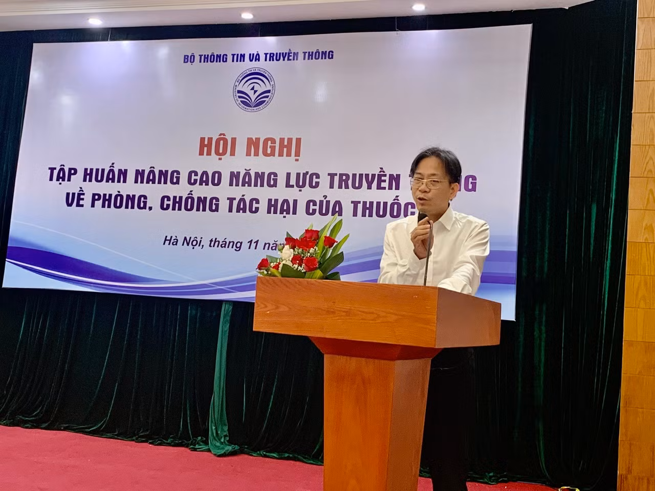 Cần sớm cấm thuốc lá điện tử -0