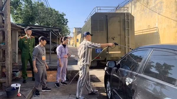 Chuyện về những người “thầy” ở ngôi trường đặc biệt