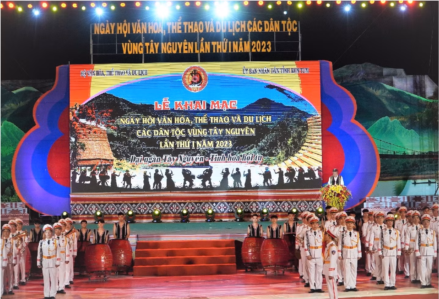 Khai mạc Ngày hội văn hóa các dân tộc Tây Nguyên lần thứ I -0