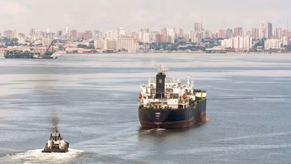 Mỹ tuyên bố phong tỏa các tàu chở dầu bị trừng phạt của Venezuela