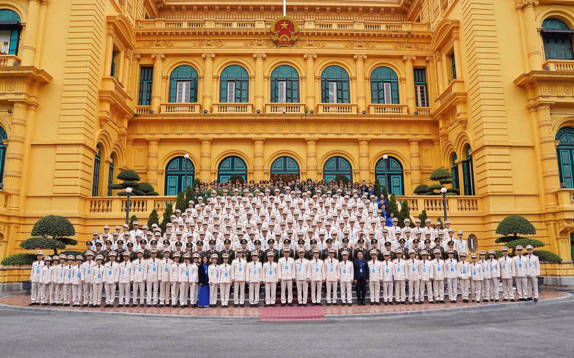 Đoàn đại biểu dự Đại hội Đoàn Thanh niên Bộ Công an vào Lăng viếng Bác -0