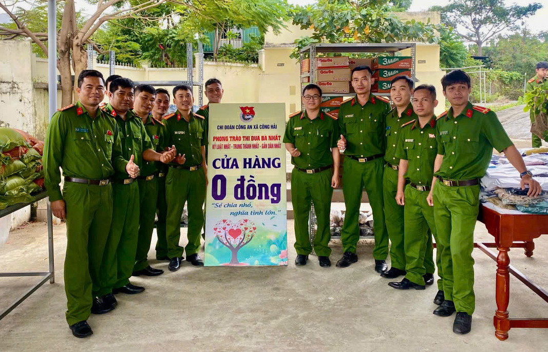  Khởi động mô hình “Cửa hàng 0 đồng” của Công an xã Công Hải -0