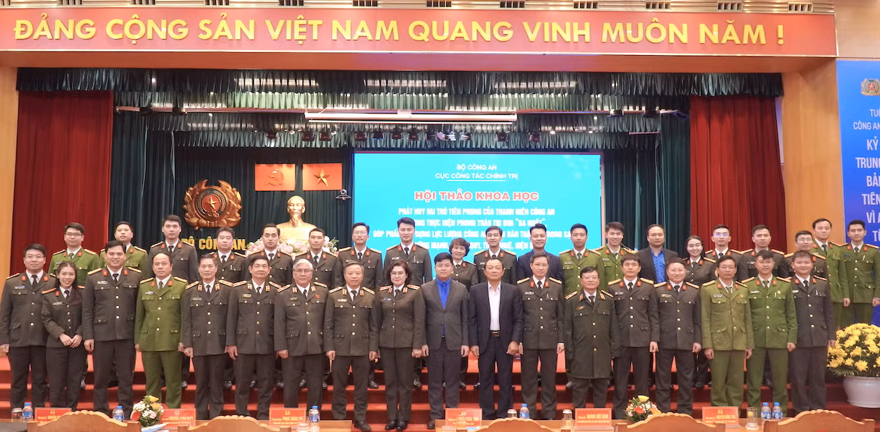 Phát huy vai trò tiên phong của thanh niên CAND trong thực hiện phong trào thi đua “Ba nhất” -1