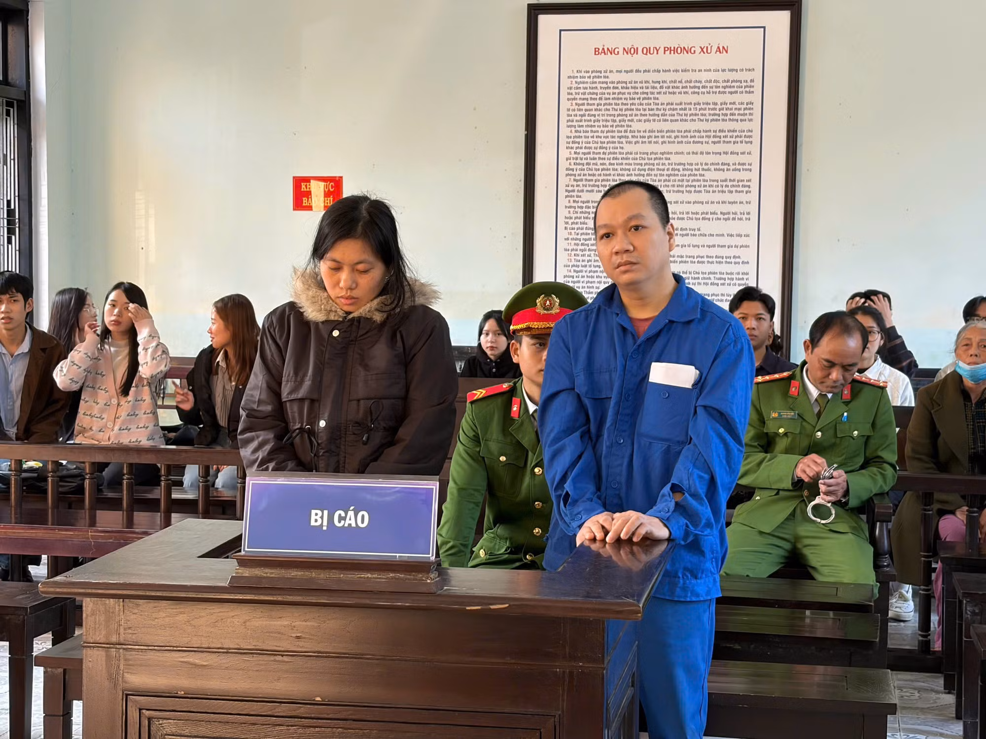 Lên kịch bản đầu tư “ảo”, 2 bị cáo lừa hơn 7 tỷ đồng -0