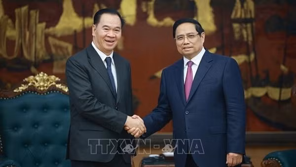 Thủ tướng Phạm Minh Chính tiếp Bộ trưởng Bộ Giáo dục và Thể thao Lào