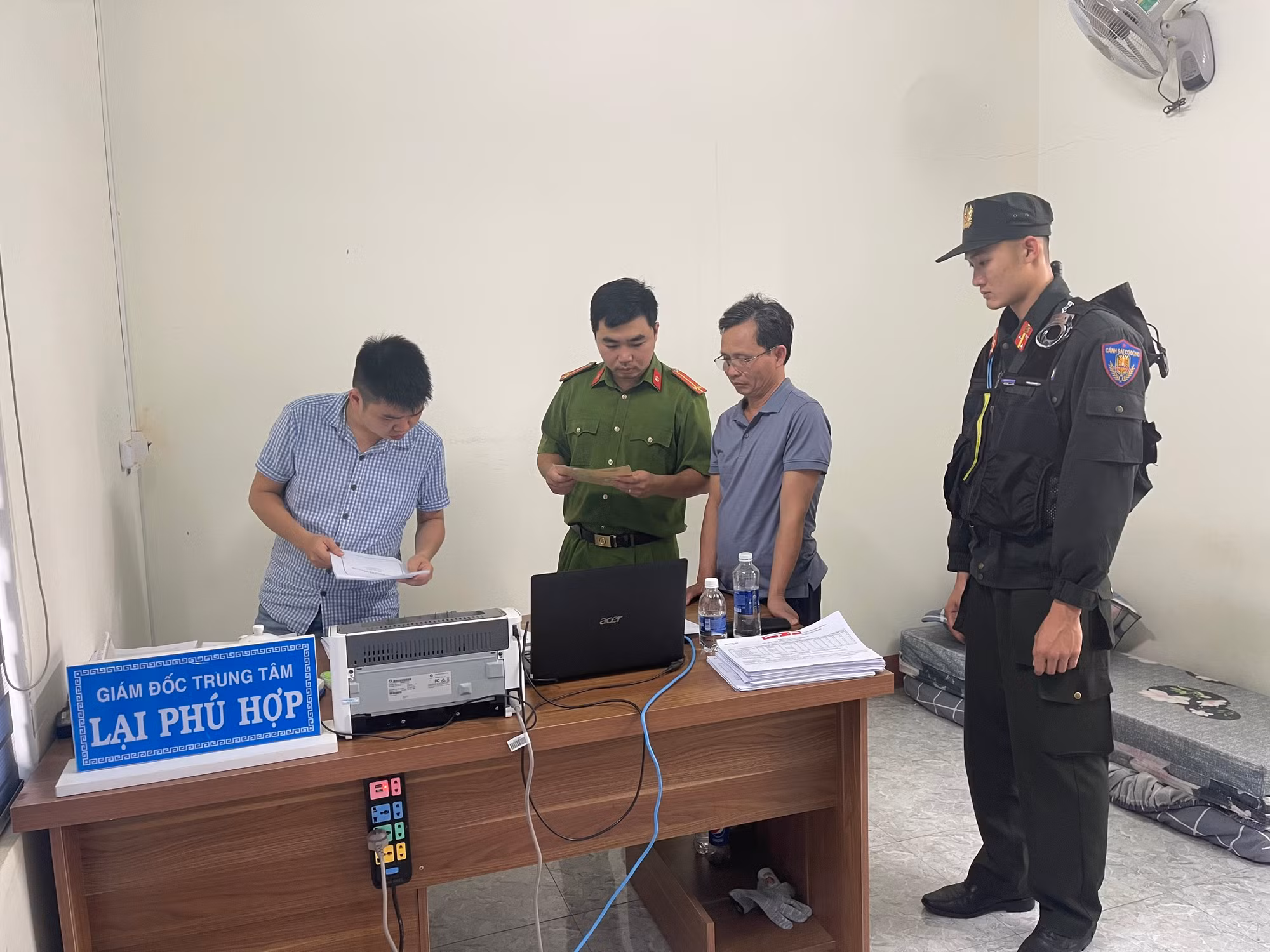 Tạm giữ hình sự một số cán bộ Trung tâm Đăng kiểm xe cơ giới 47-06D -0