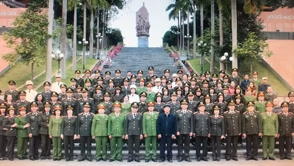 Giữ gìn, phát huy phẩm chất người Công an cách mạng