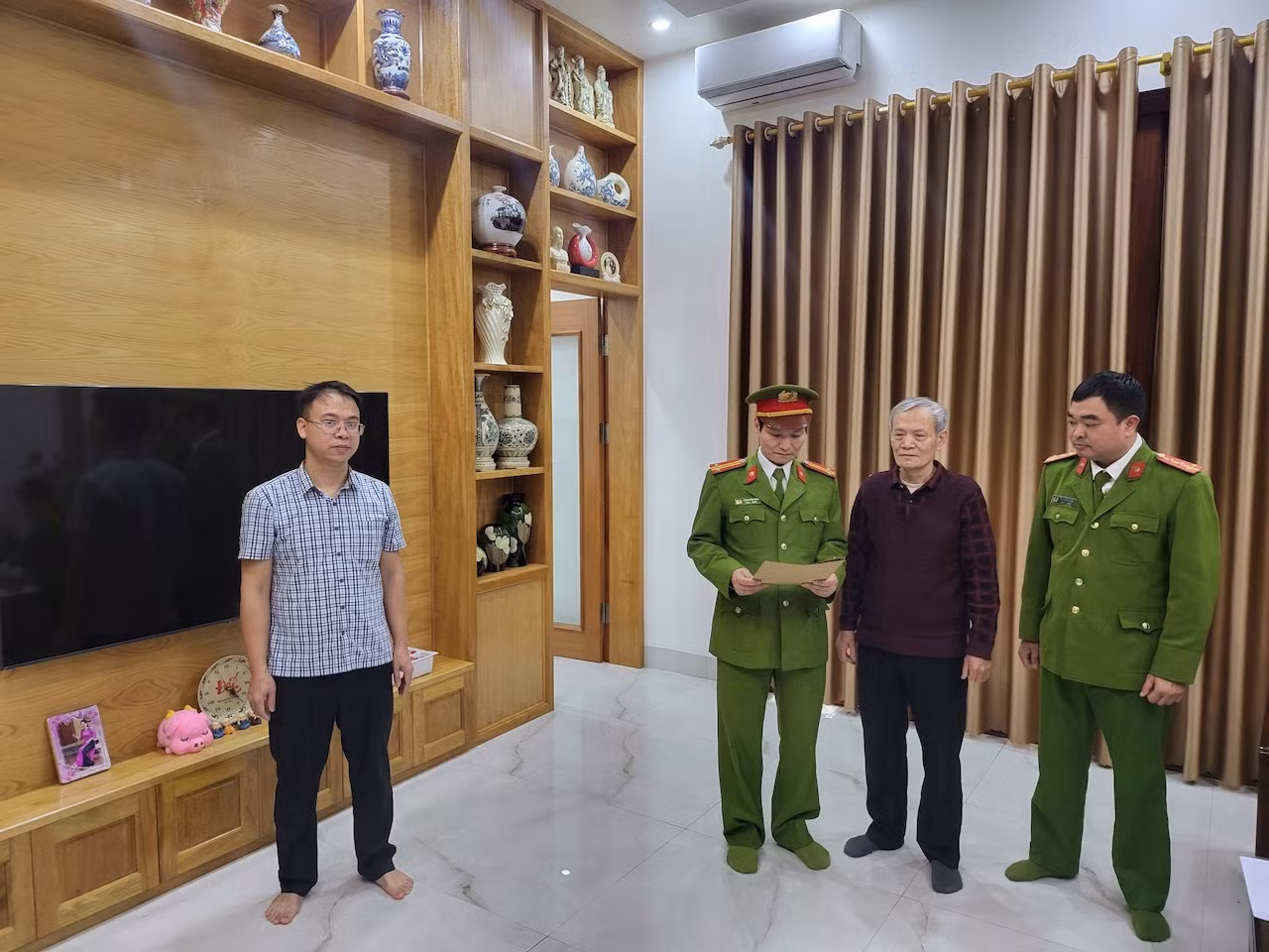 Giám đốc Trung tâm đăng kiểm xe cơ giới 34-05D nhận hối lộ của nhiều chủ phương tiện xe cơ giới -0
