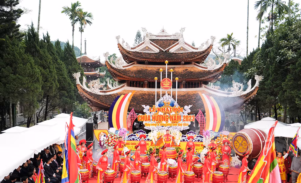Con người và hành trình đi tìm hạnh phúc ở… Lễ hội -0