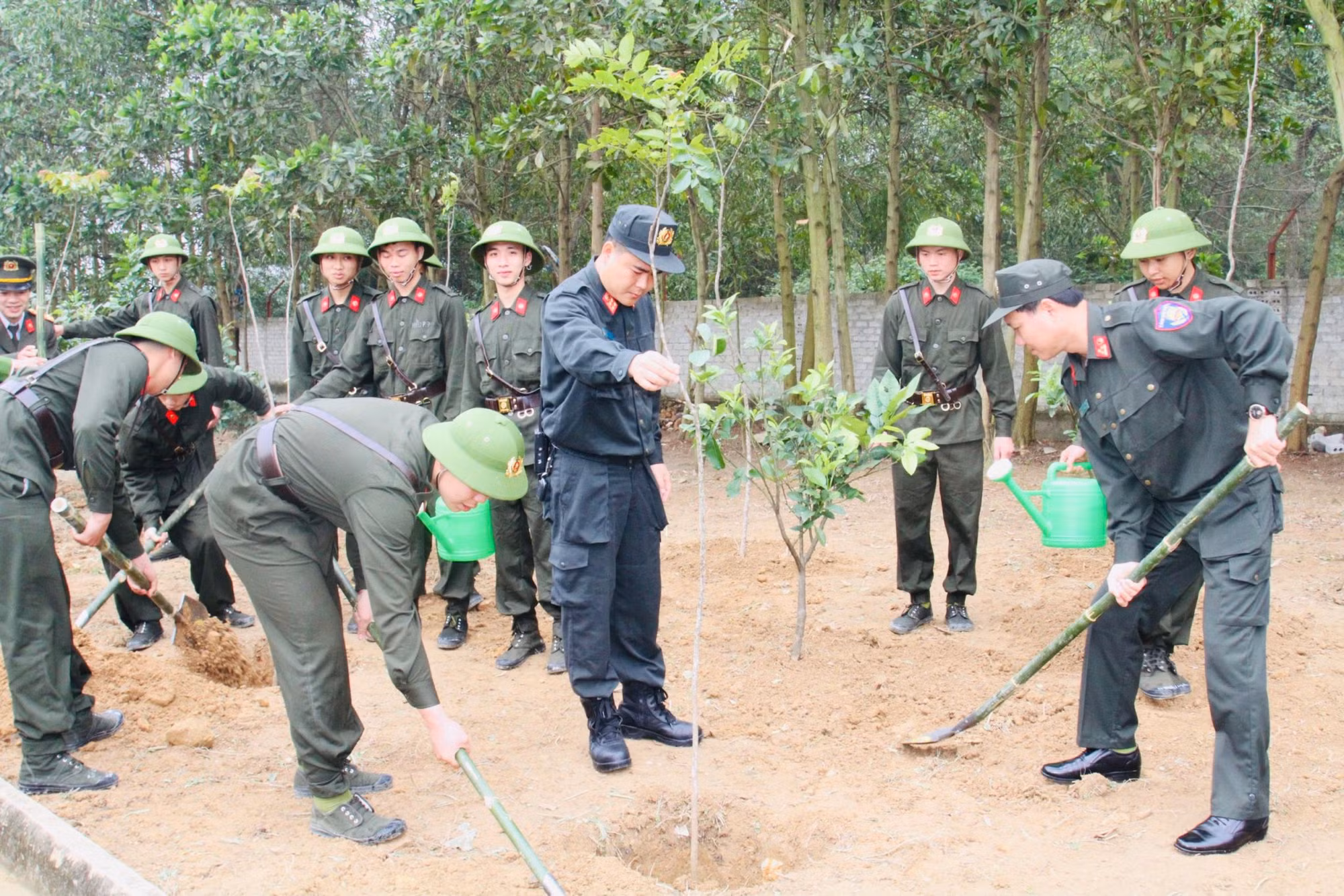 Khai giảng khoá huấn luyện cho 719 công dân thực hiện nghĩa vụ tham gia CAND -0