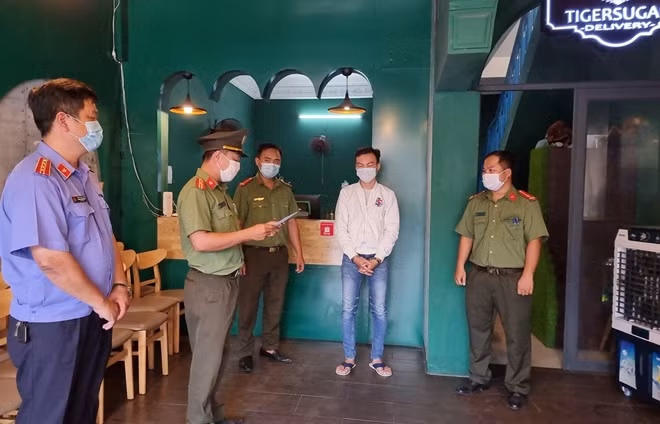 Phó Chủ tịch Hội người Hàn miền Trung và 23 bị cáo trục lợi từ chính sách nhập cảnh lĩnh án -0