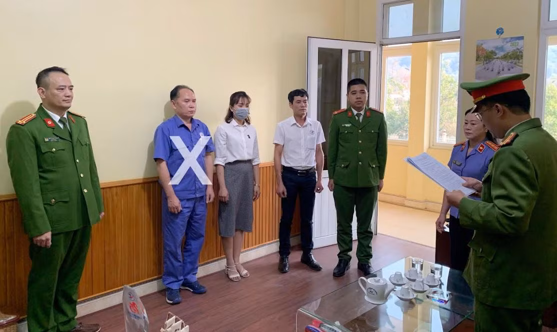 Bắt Giám đốc&nbsp;trung tâm đăng kiểm cùng “dây dợ” về tội nhận hối lộ -0
