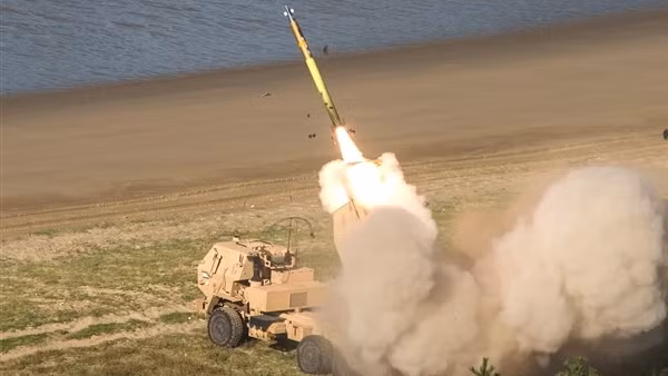 Ukraine khoe "hỏa thần" HIMARS Mỹ đánh trúng mục tiêu Nga ảnh 4