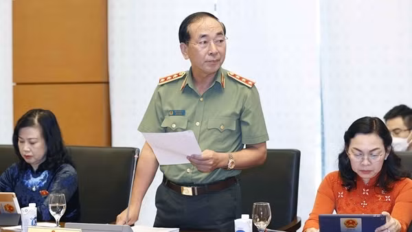 Đảm bảo ngư dân bám biển, giữ vững quốc phòng an ninh khi phát triển Khánh Hoà ảnh 3