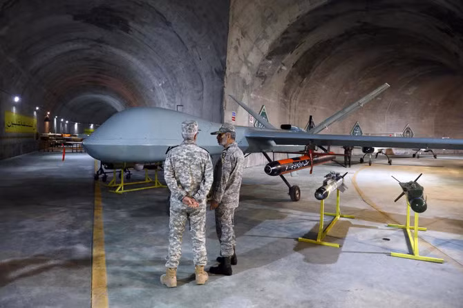 Iran khoe siêu căn cứ UAV ngầm -0
