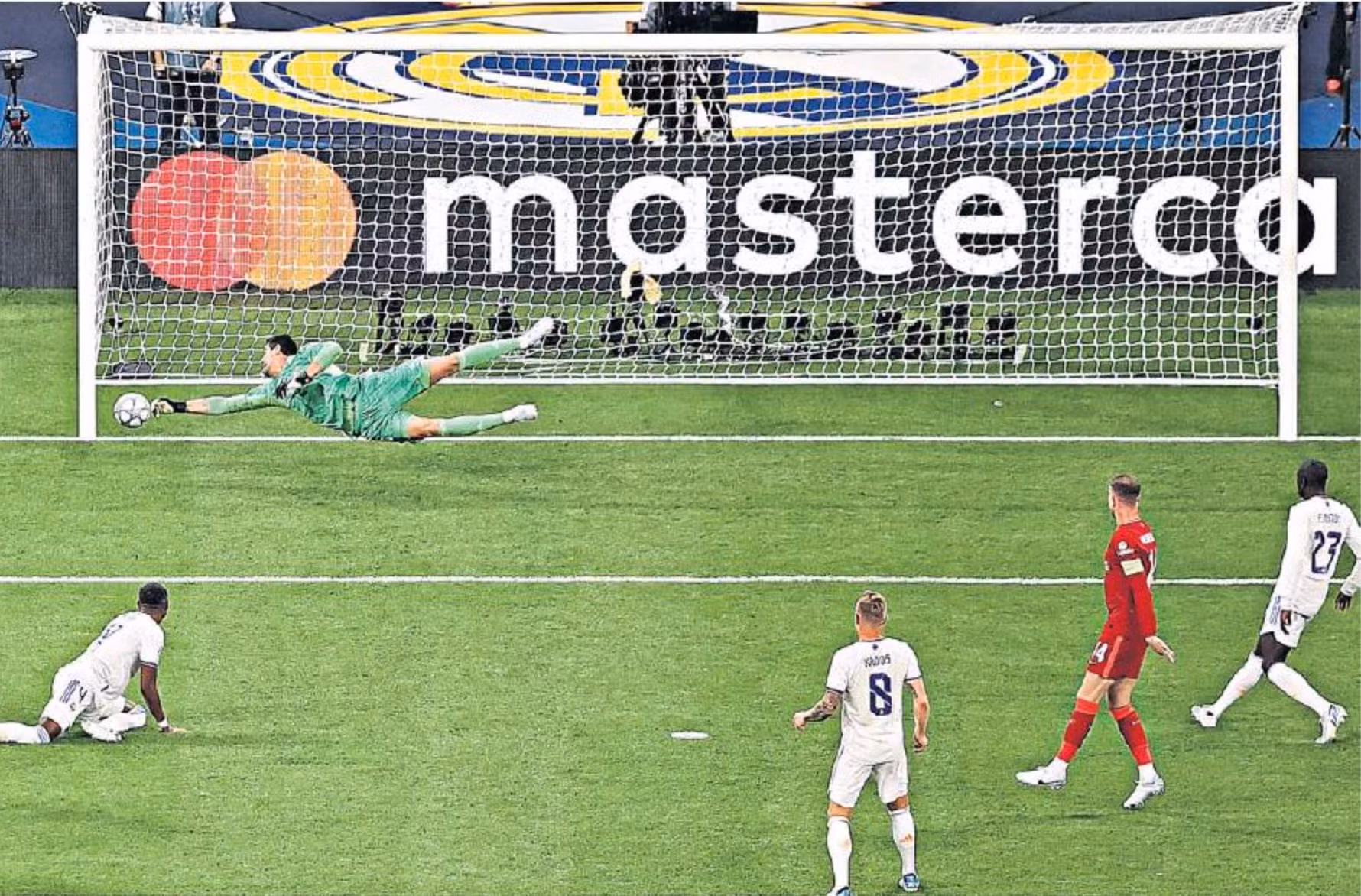 Real Madrid: Một chiến thắng cổ điển -0