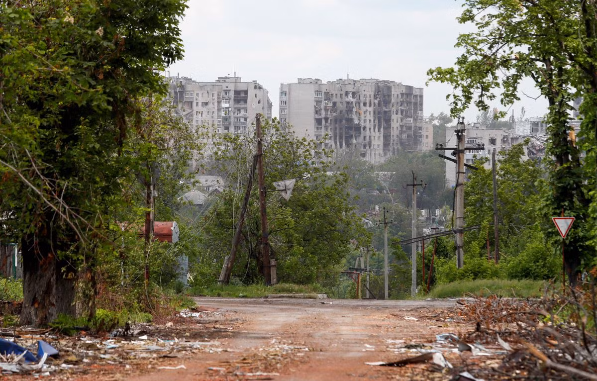 Ukraine cân nhắc rút lực lượng khỏi tỉnh Lugansk -0