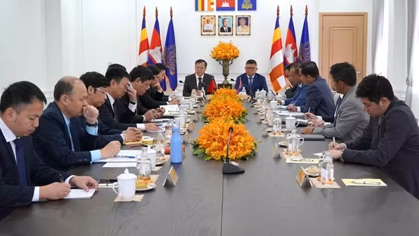 Thứ trưởng Nguyễn Văn Long làm việc với Bộ trưởng cấp cao, Giám đốc Trung tâm quốc gia Công nghệ, Thông tin Campuchia