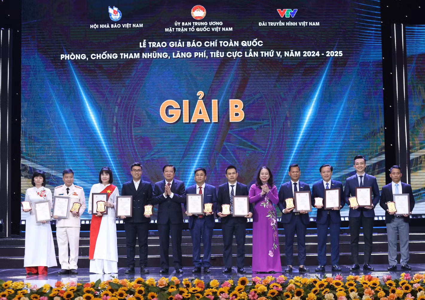 Vinh danh các tác phẩm xuất sắc tại Lễ trao giải Báo chí toàn quốc phòng, chống tham nhũng, lãng phí, tiêu cực -0