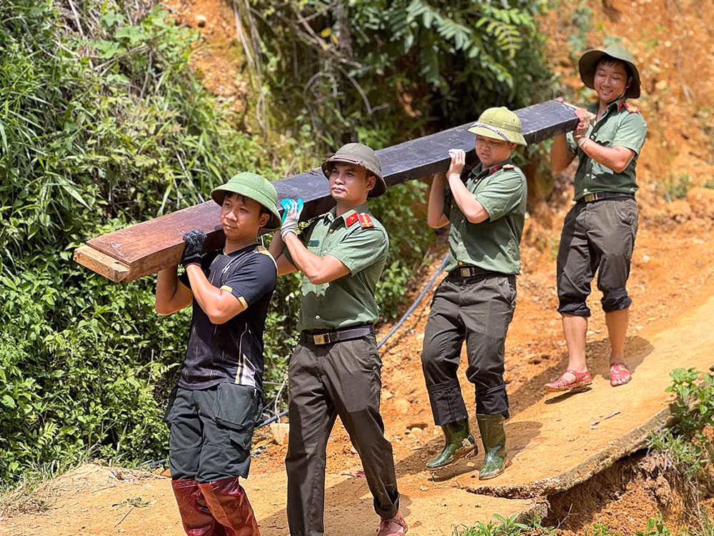 Tr 10-12 báo ĐB - “Lúc dân cần, lúc dân khó, có Công an” -3