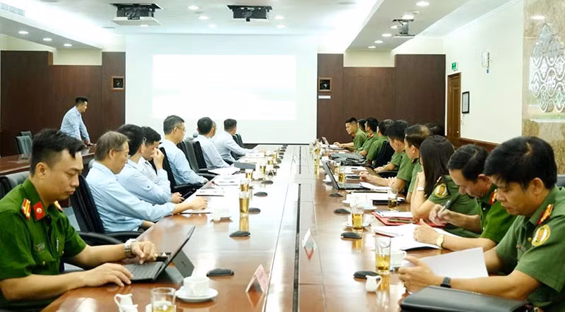 Giữ bình yên để “trái tim kinh tế” Vũng Áng phát triển -0