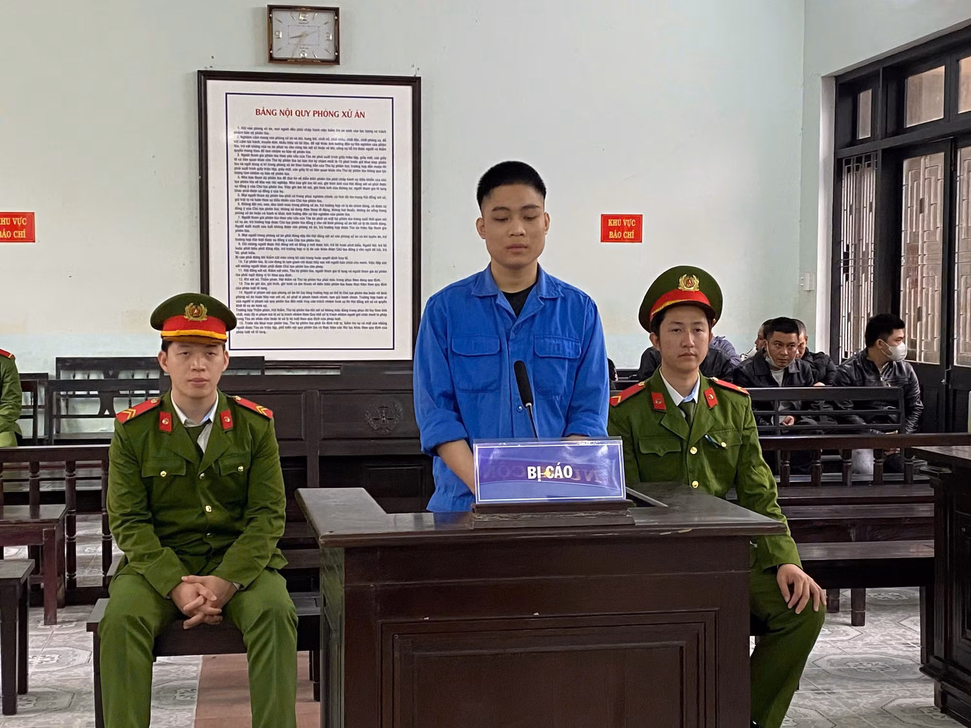 Nữa ký ma túy được ngụy trang trong gói hàng “Mật ong nghệ đen Buôn Ma Thuột” -0