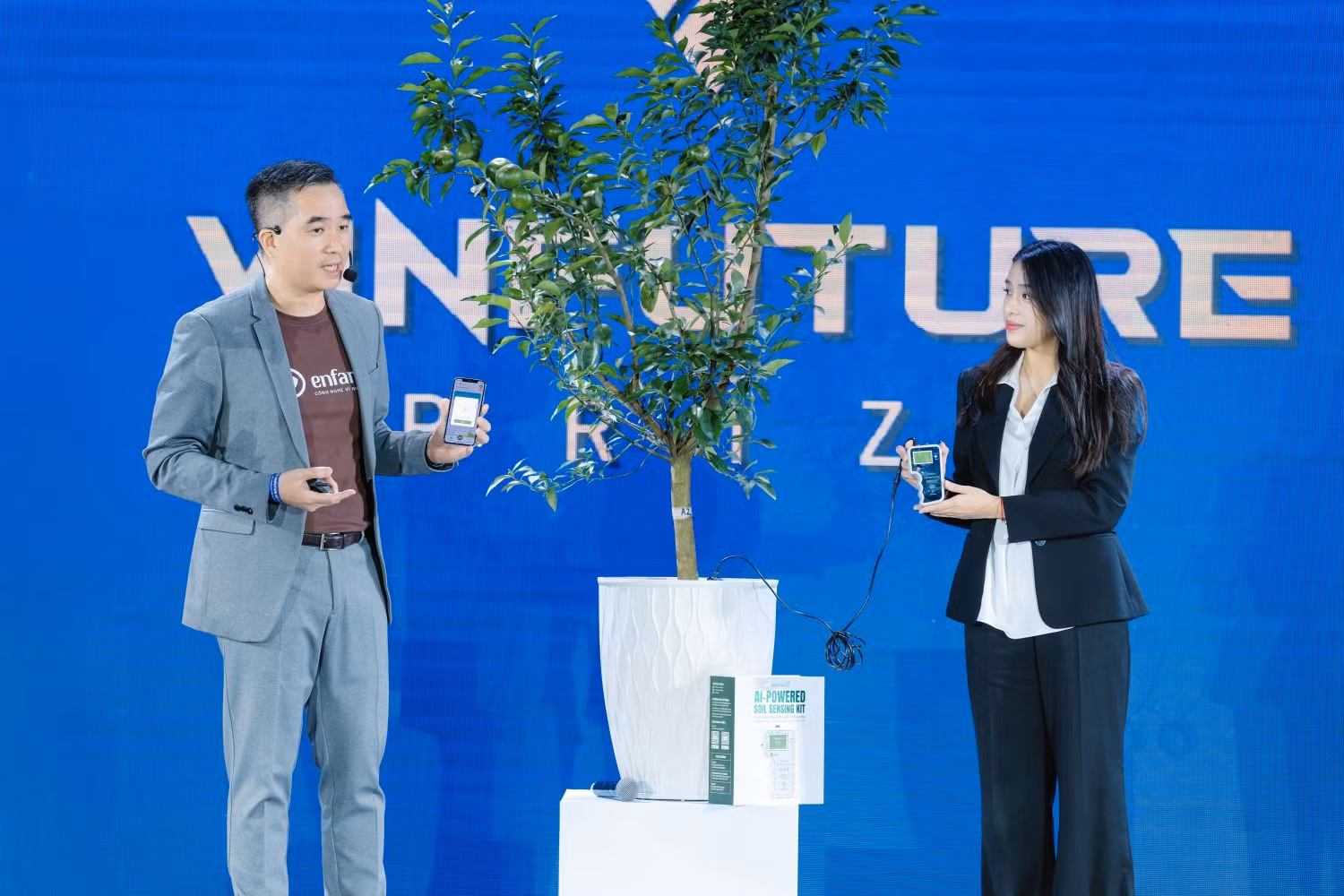 Bốn công nghệ “chạm tới tương lai” làm nóng Tuần lễ VinFuture 2025 -0