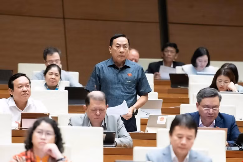 Cần chính sách đột phá hơn về tiền lương, phụ cấp để giữ chân y bác sĩ có chuyên môn -0