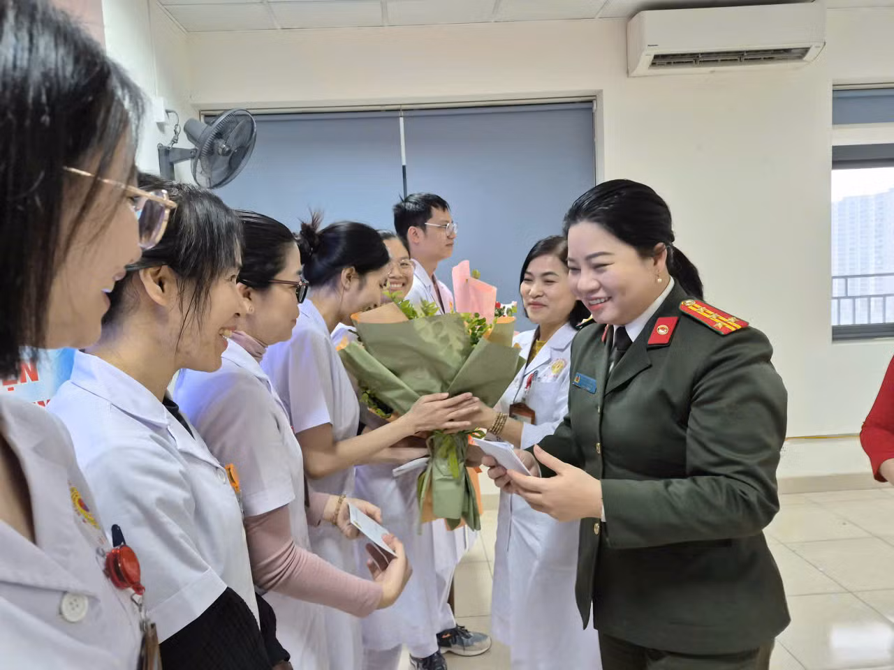 Sôi nổi hội thao Kỹ thuật sáng tạo tuổi trẻ ngành y tế cấp cơ sở Bệnh viện &nbsp;Y học cổ truyền Bộ Công an -0