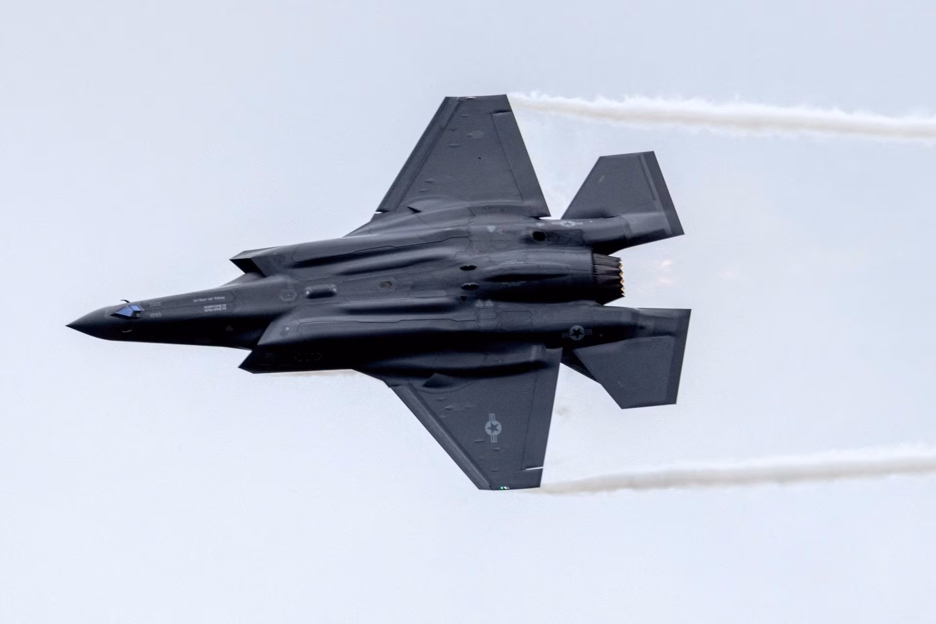 Hà Lan điều F-35 chặn thiết bị bay lạ xâm nhập không phận -0