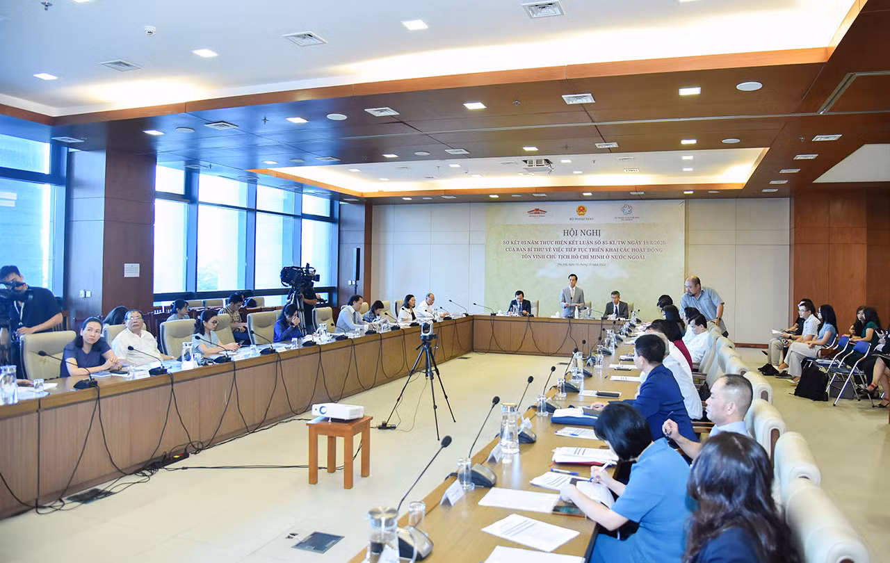 Tiếp tục tăng cường tuyên truyền, giới thiệu, tôn vinh Chủ tịch Hồ Chí Minh với cộng đồng quốc tế -0