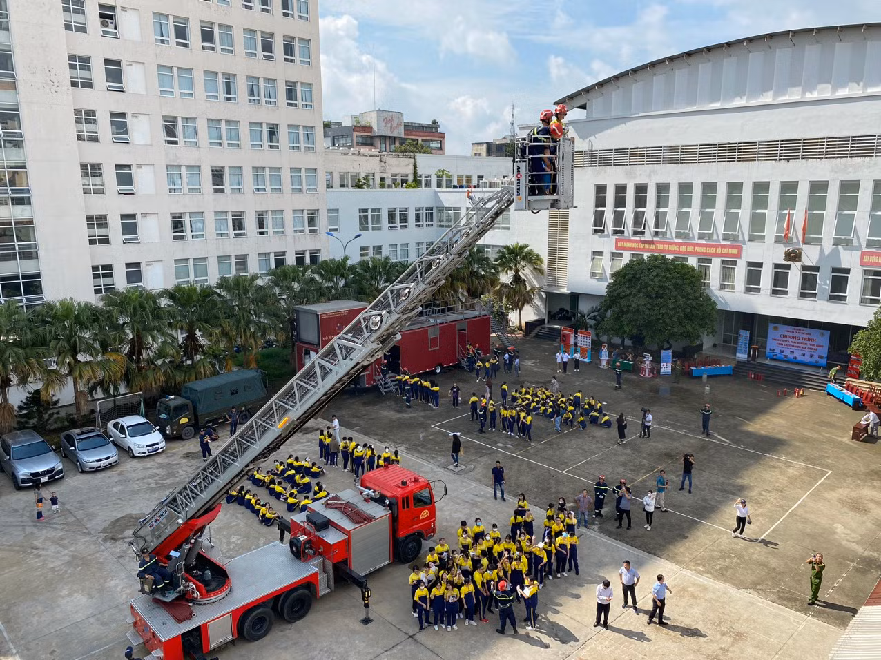 Cơ hội tốt để rèn luyện kỹ năng thoát hiểm, tự cứu bản thân mình trước các sự cố cháy nổ -2