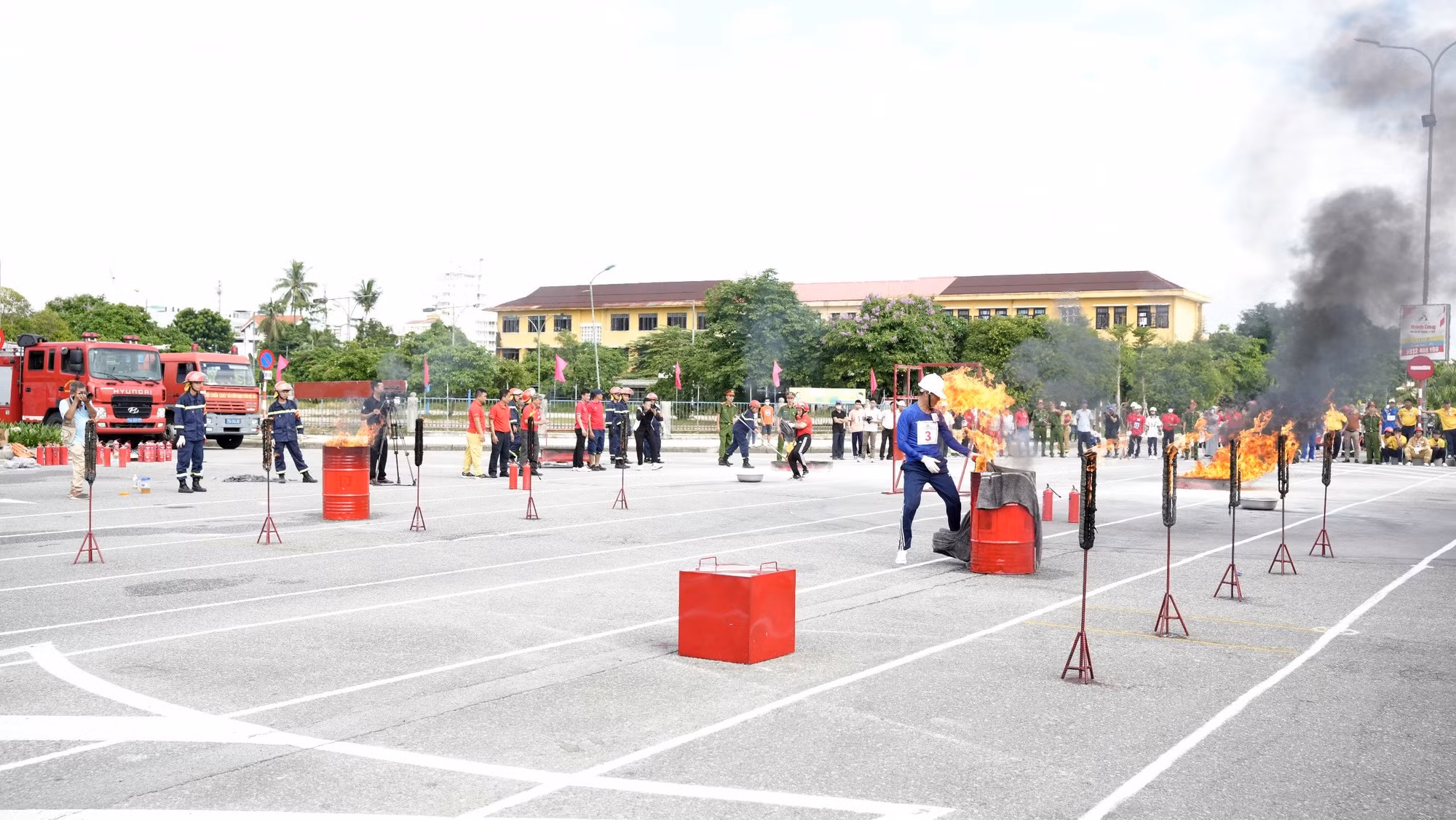 Ấn tượng các vận động viên “nhí” tranh tài tại Hội thao nghiệp vụ chữa cháy và cứu nạn, cứu hộ -0