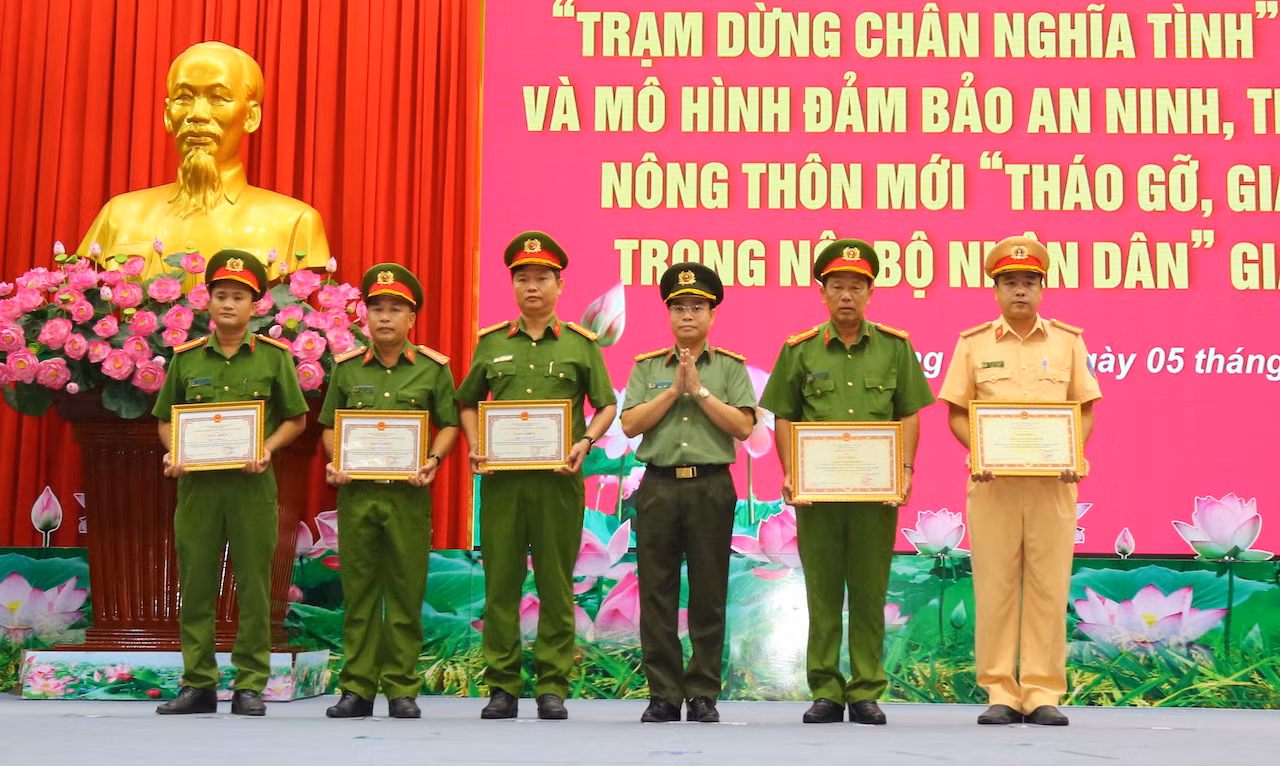Trạm dừng chân nghĩa tình, lan tỏa hình ảnh đẹp về người chiến sĩ CAND -0