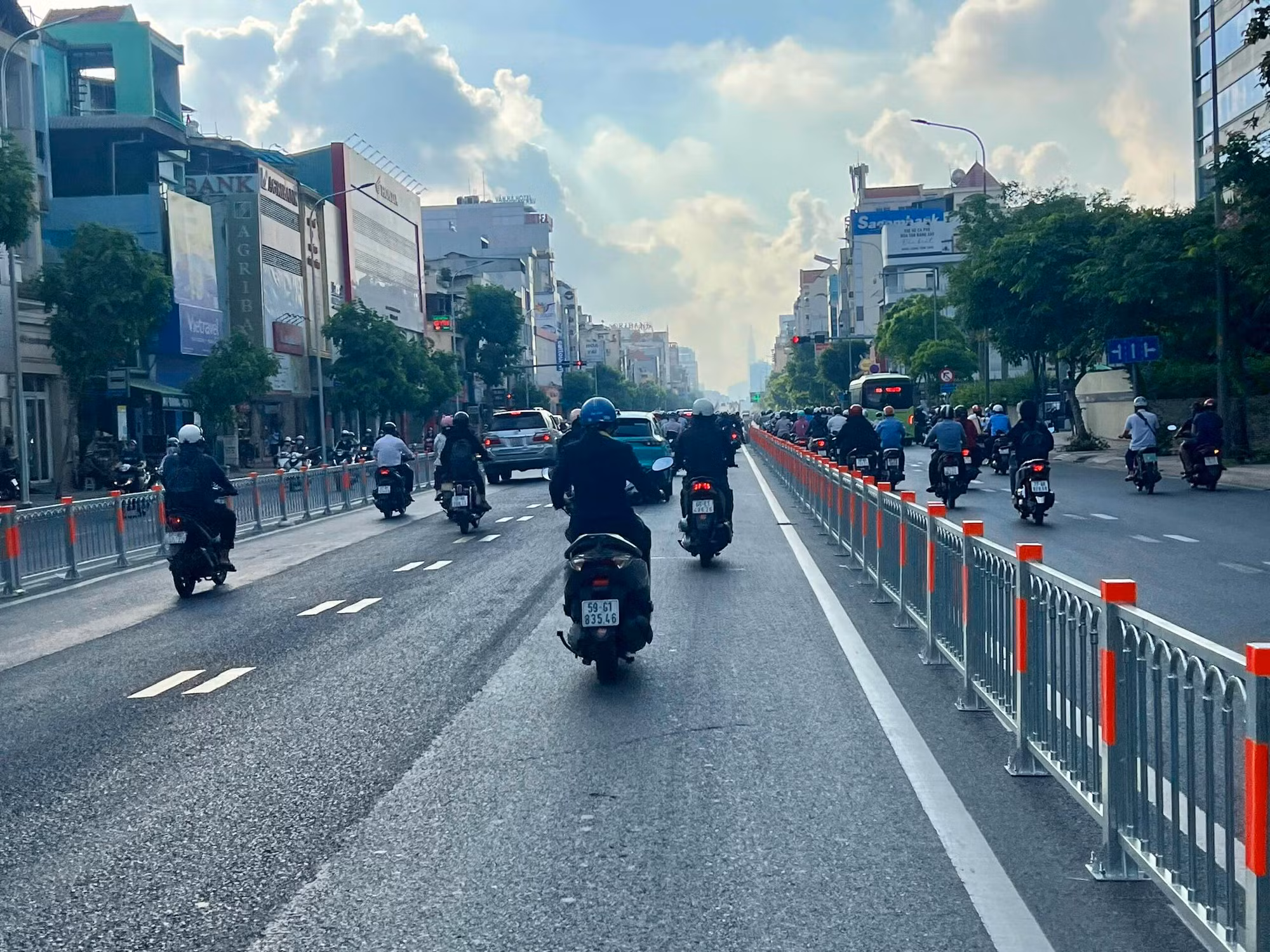 TP Hồ Chí Minh triển khai hàng loạt giải pháp kéo giảm ùn tắc giao thông -0