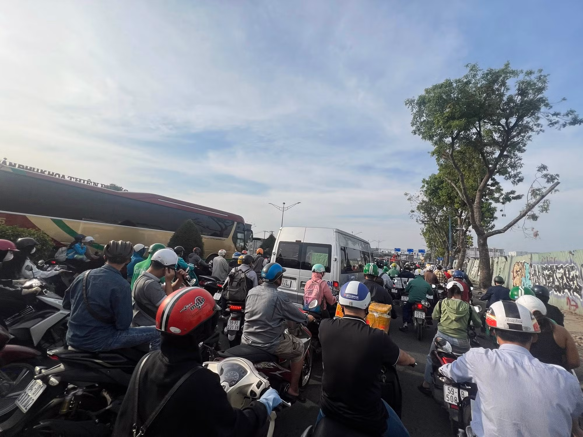 TP Hồ Chí Minh triển khai hàng loạt giải pháp kéo giảm ùn tắc giao thông -0