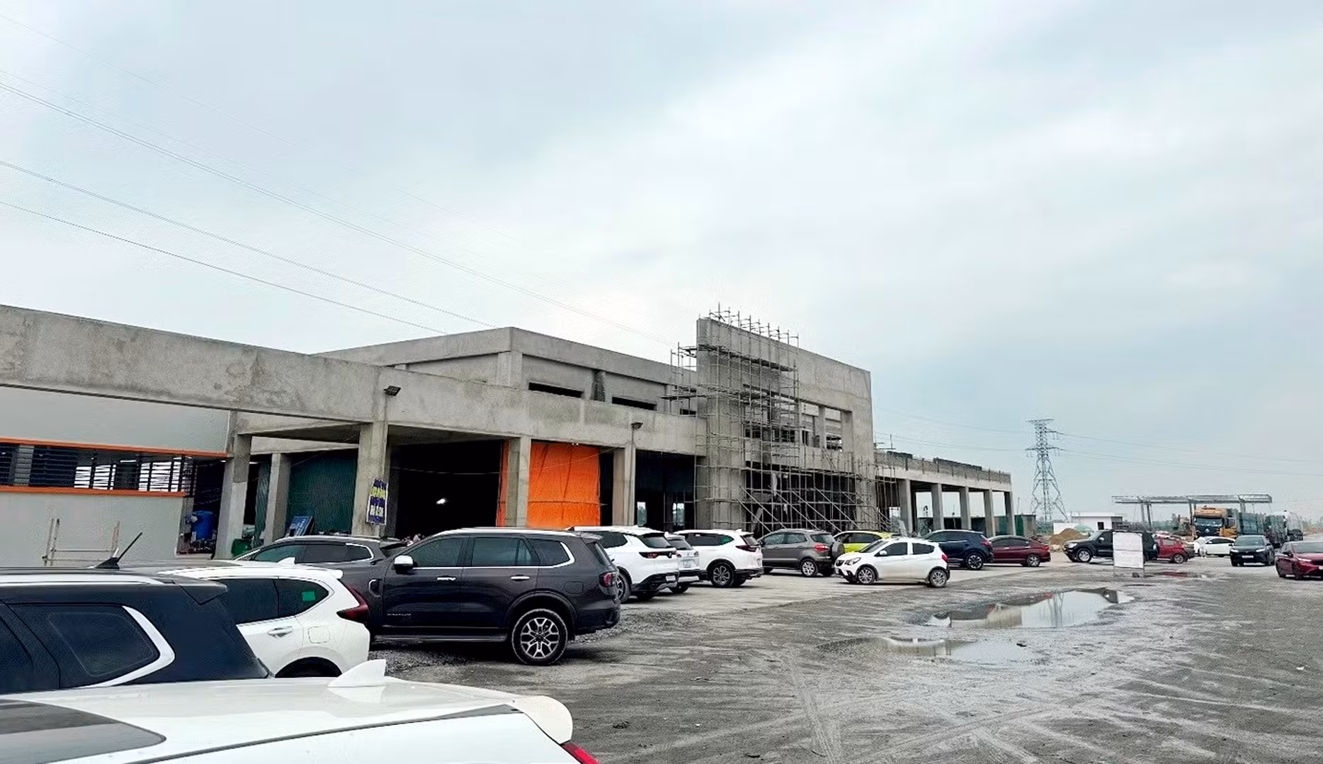 Vì sao các trạm dừng nghỉ cao tốc Bắc- Nam qua miền Trung thi công mãi không xong? -0