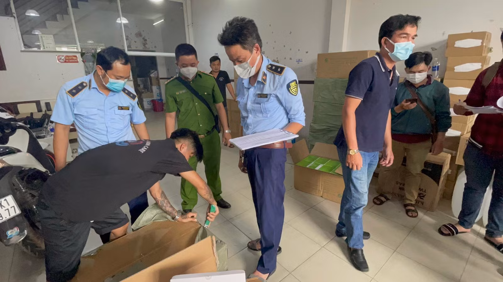 Phát hiện đường dây nhập lậu thuốc điều trị COVID -19, Kit test nhanh COVID -19 -0