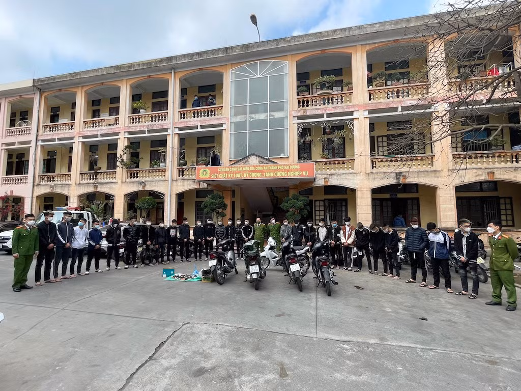 Bắt nhóm đối tượng 2X; sử dụng hung khí gây náo loạn đường phố -0