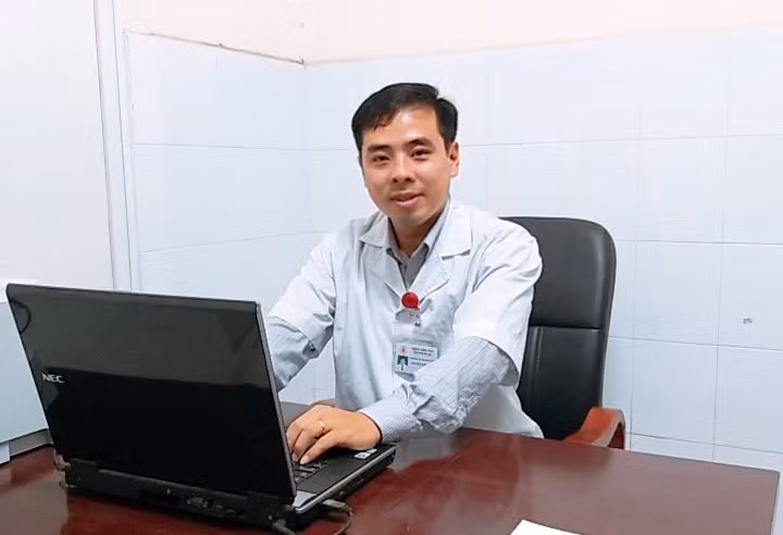 Thượng úy, bác sỹ Bệnh viện 19/8 lọt danh sách 10 bác sỹ trẻ tiêu biểu -0