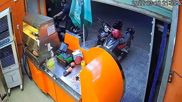 Làm rõ kẻ trộm xe từ dấu vết hiện trường ảnh 3