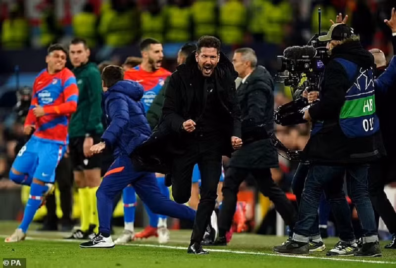CĐV Man Utd có hành động 