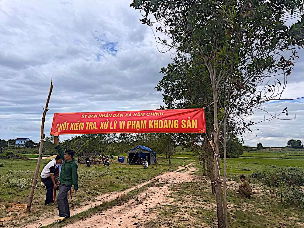 Lập các tổ chốt chặn ngăn khai thác khoáng sản trái phép -0