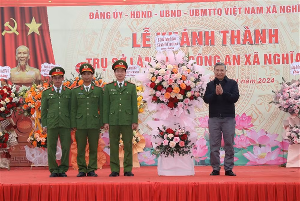 Bộ trưởng Bộ Công an dự lễ khánh thành trụ sở làm việc Công an xã Nghĩa Trụ -0